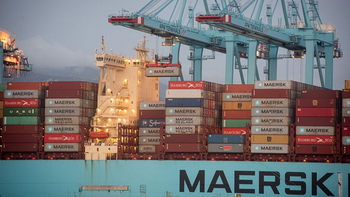 Контейнерный перевозчик Maersk запустил суда через Россию в обход Суэцкого канала